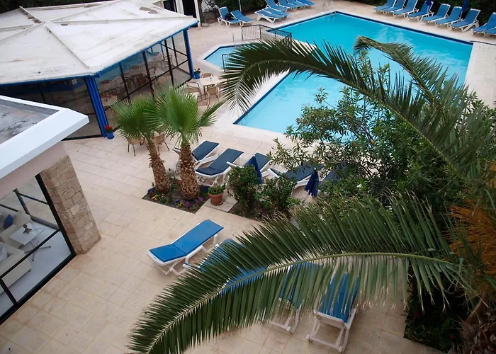 Hilltop Gardens Hotel Apartments